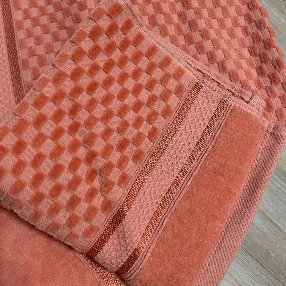Coral hand towels & wash cloth set